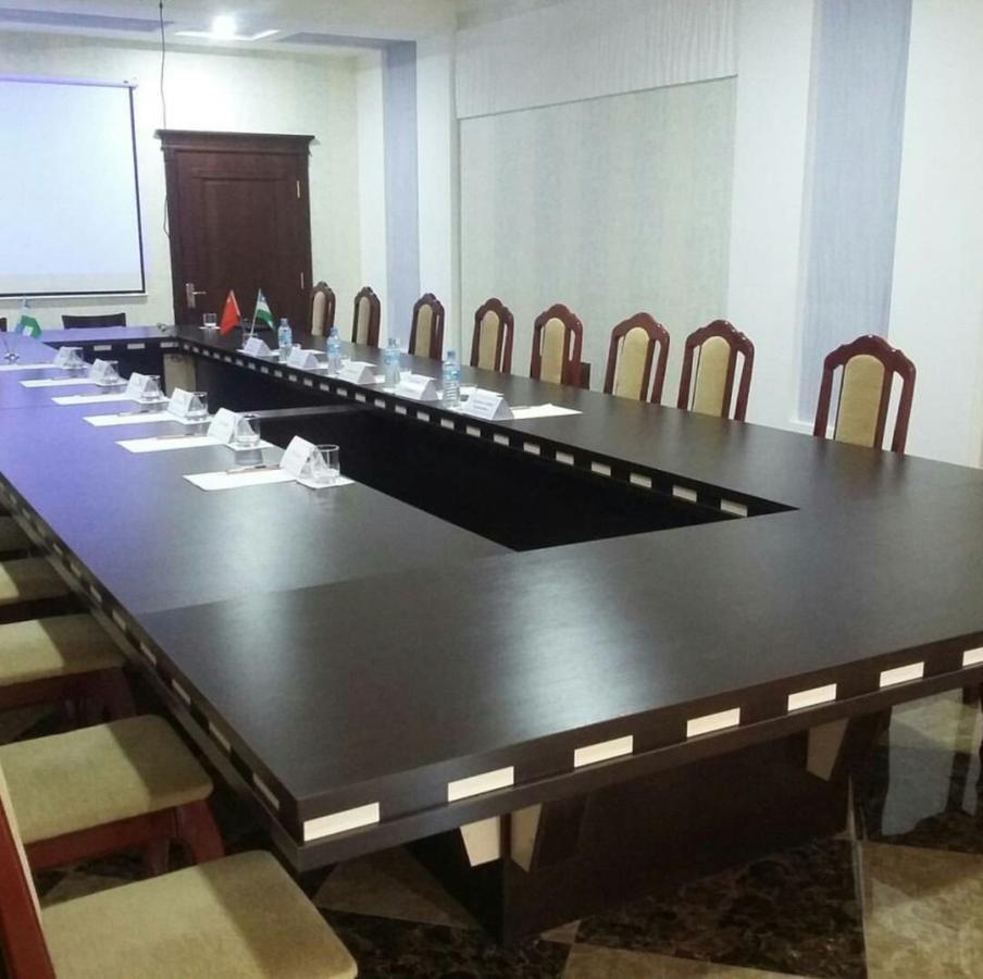 Hotel Afrosiyob Karszy Zewnętrze zdjęcie